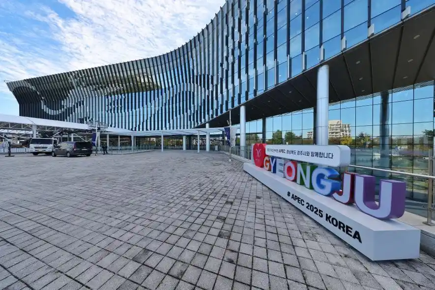 聚焦2025APEC丨多国媒体和专家：多边合作方能“众行远” 中国参与全球治理获国际认可