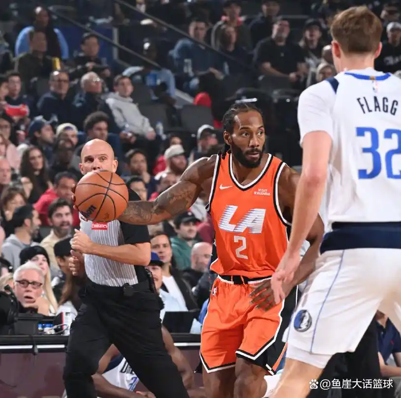 弗拉格35+8哈登空砍29+8+11 独行侠送快船四连败_弗拉格35分独领风骚_NBA快船对阵独行侠比赛结果