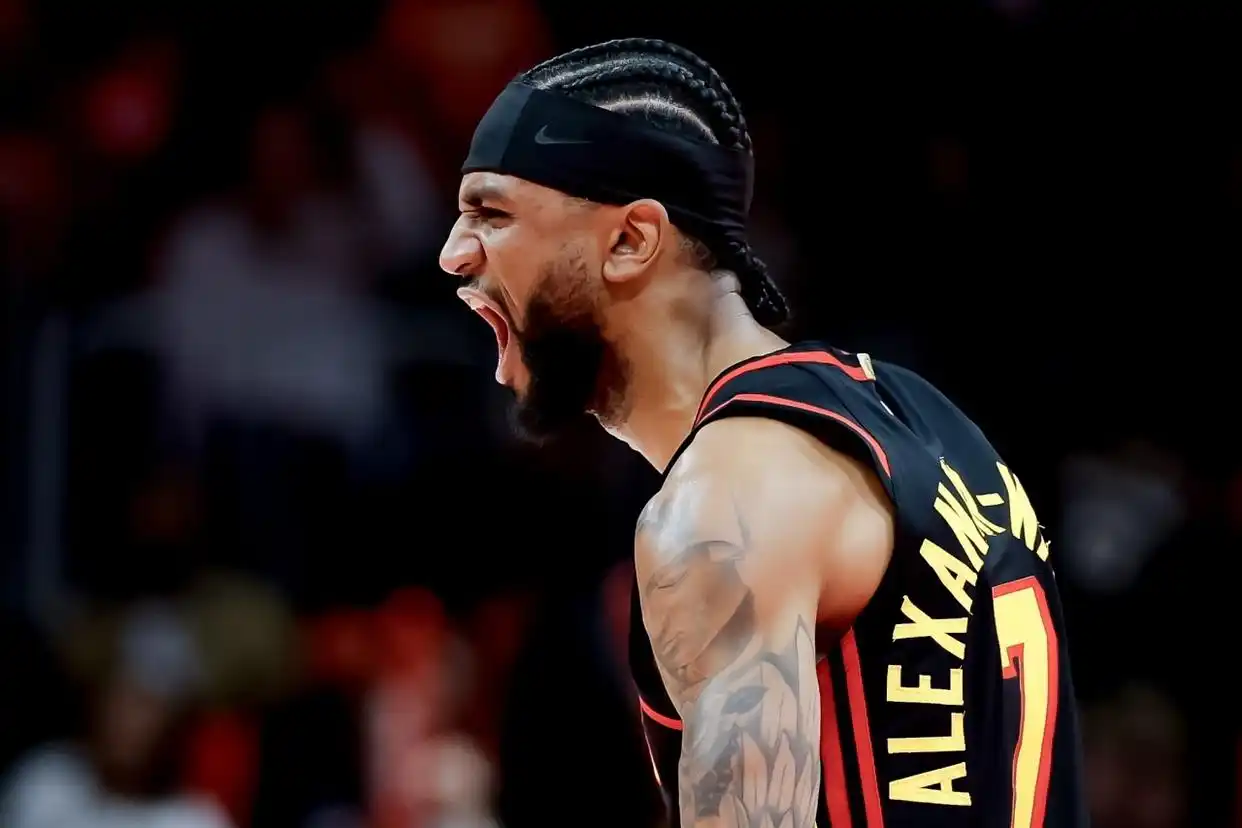 杰伦约翰41+14，沃克34分，马克西狂砍44分，老鹰客场击败76人