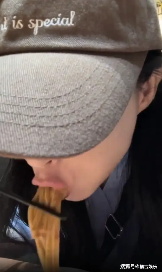 蒋欣西安美食Vlog引全民狂欢，经纪人看完为何天塌了？