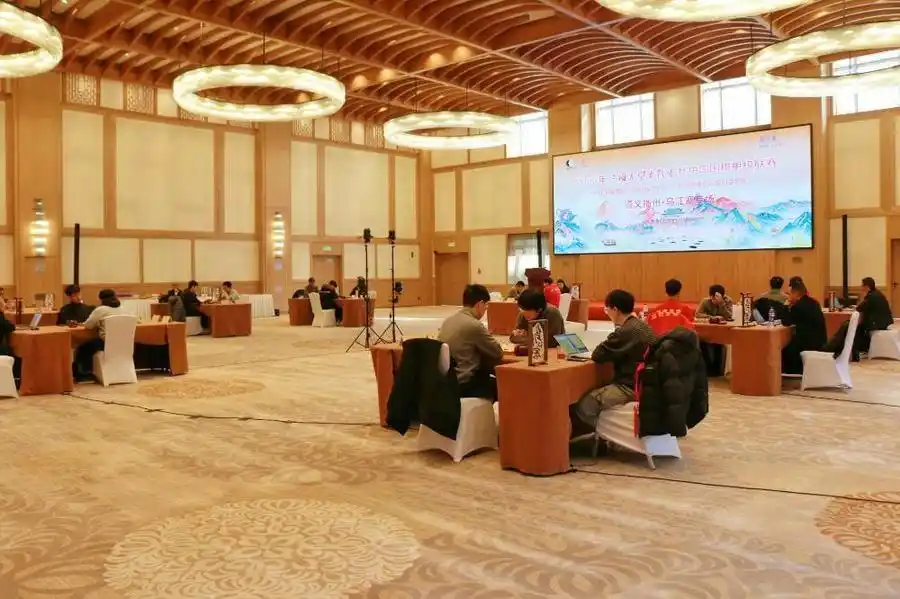 2025中国围棋甲级联赛遵义播州乌江寨专场 贵州仁怀酱香队福建刺桐棋院队 江维杰薛冠华围甲比赛_黔军围甲毫厘之差负杭旅 仁怀弈战坚韧拼搏显棋魂