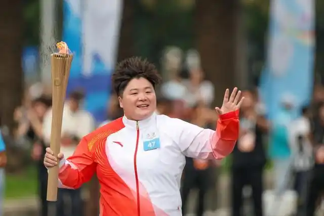 高清大图|三地联动四城同传!第十五届全运会火炬传递活动举行