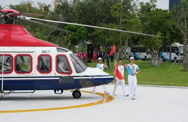 高清大图|三地联动四城同传!第十五届全运会火炬传递活动举行