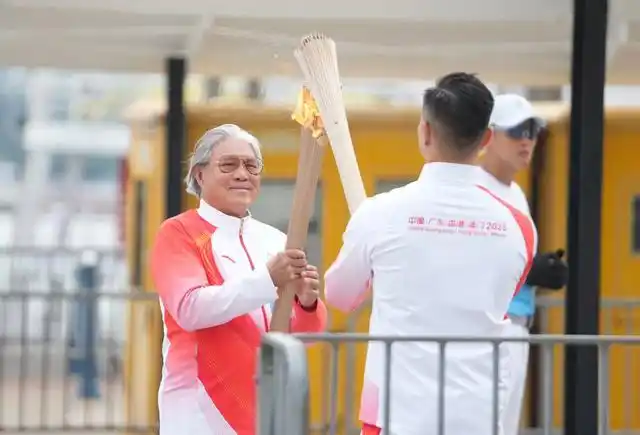 高清大图|三地联动四城同传!第十五届全运会火炬传递活动举行