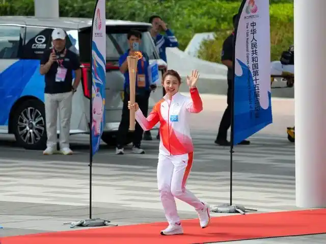 高清大图|三地联动四城同传!第十五届全运会火炬传递活动举行