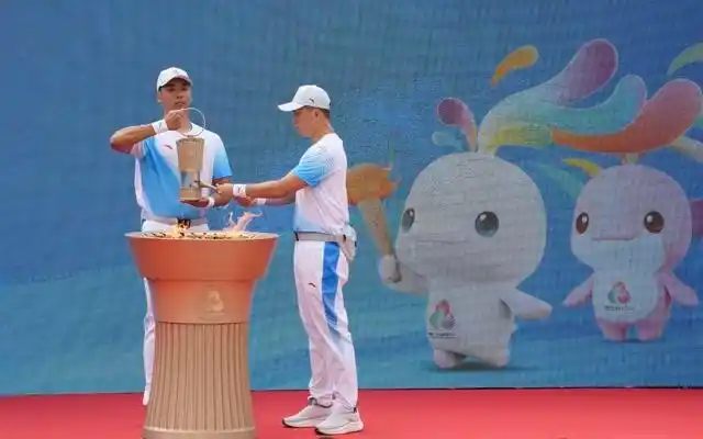 高清大图|三地联动四城同传!第十五届全运会火炬传递活动举行