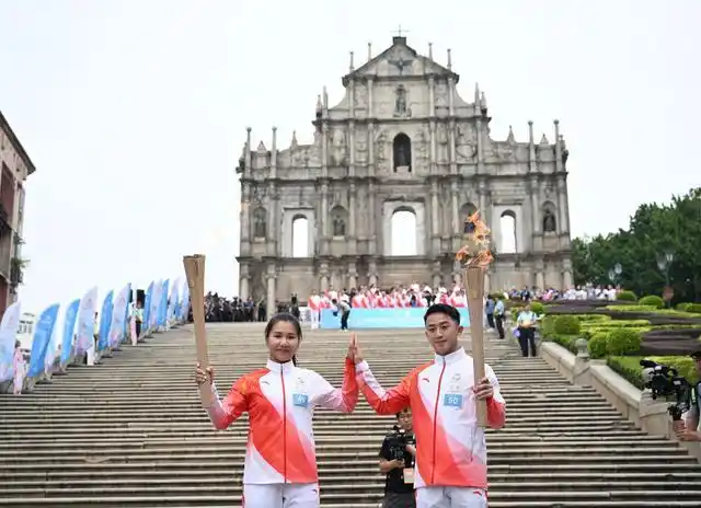 高清大图|三地联动四城同传!第十五届全运会火炬传递活动举行