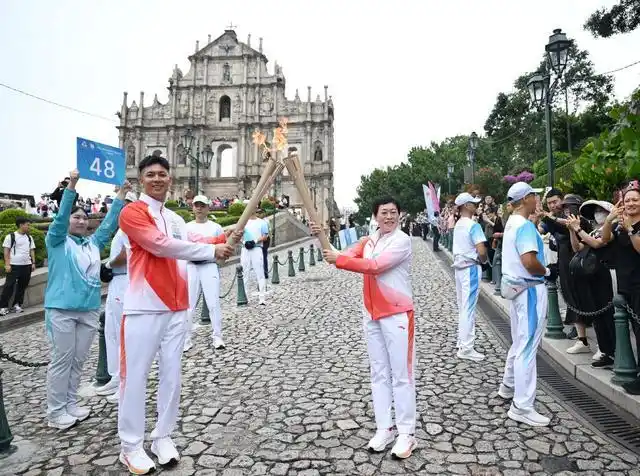 高清大图|三地联动四城同传!第十五届全运会火炬传递活动举行