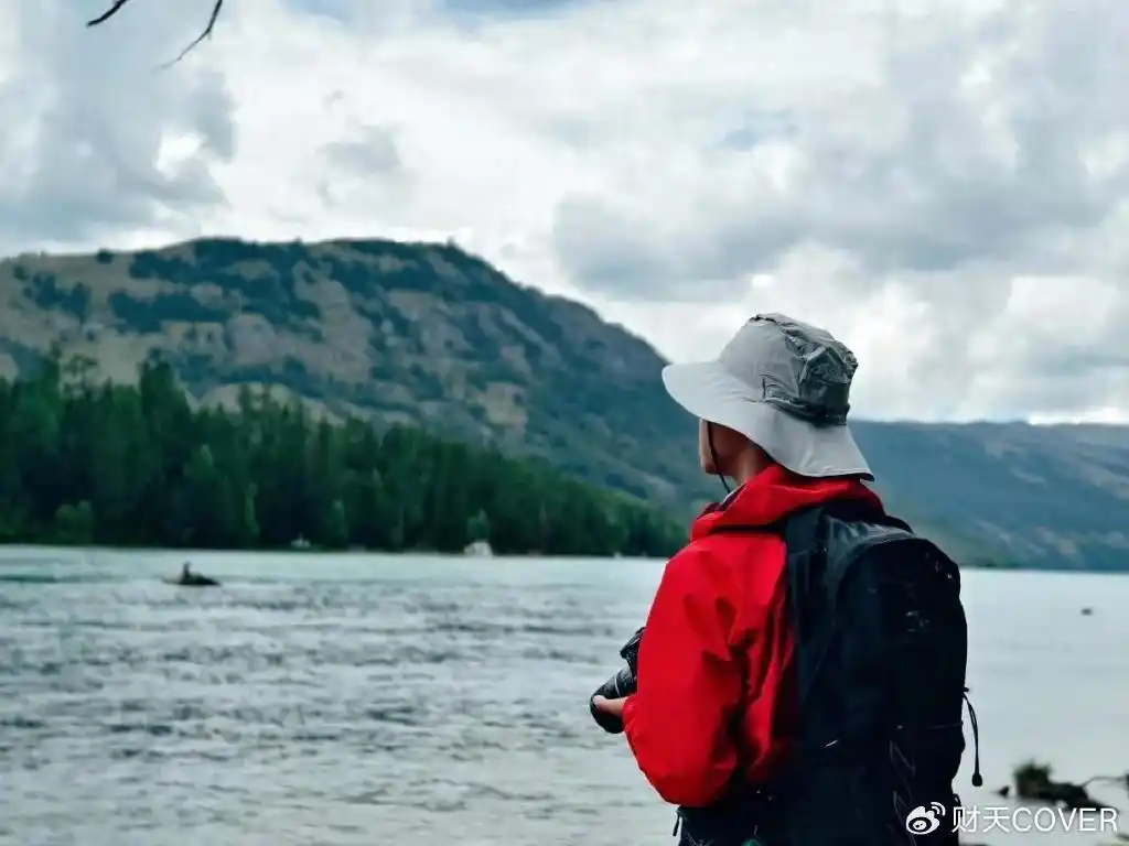 始祖鸟平替，发起猛攻
