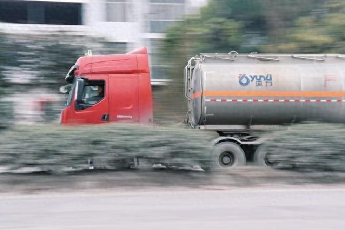 危化品运输路线整治_2025青奥会徐州什么时间起限行危险品运输车_电子押运监管政策