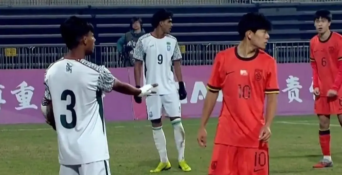 争气！中国男足4-0登顶榜首，一球未丢，强势闯入U17亚洲杯正赛！