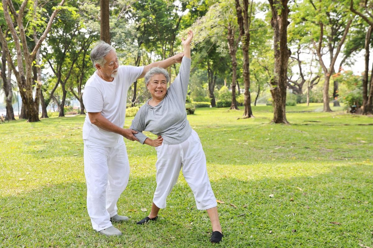 清晨空腹运动风险_深夜运动危害_坚持健身的男人寿命短