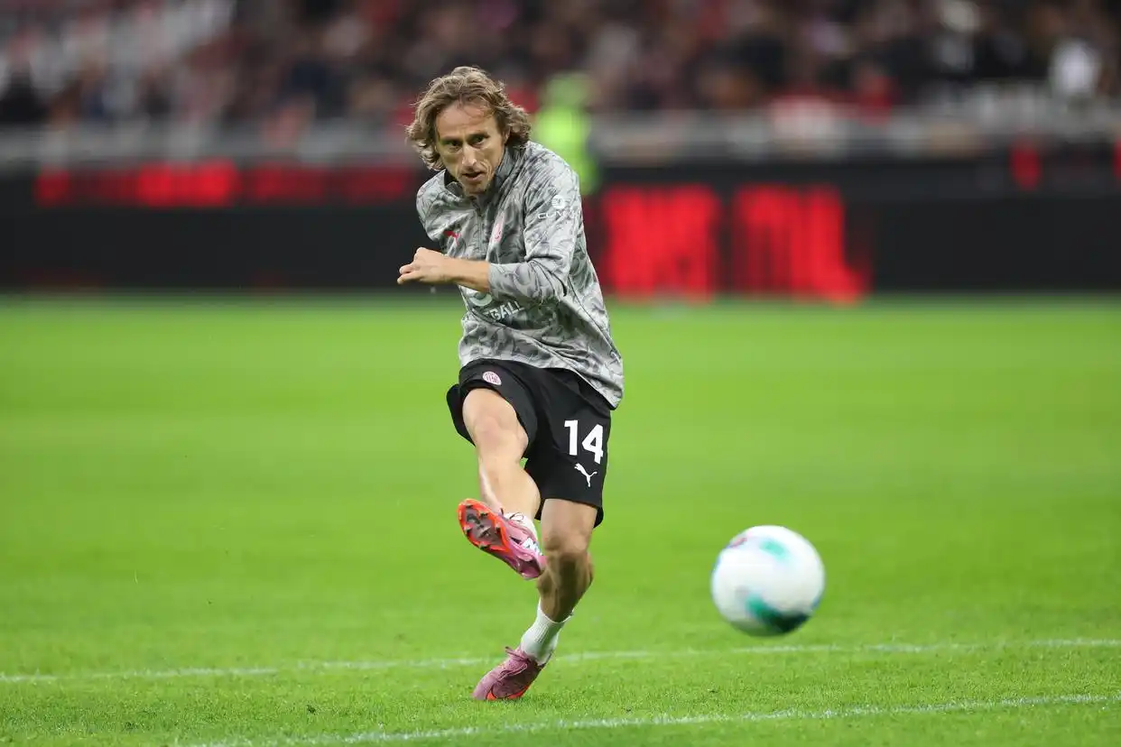 (体育)足球——意甲:AC米兰胜罗马