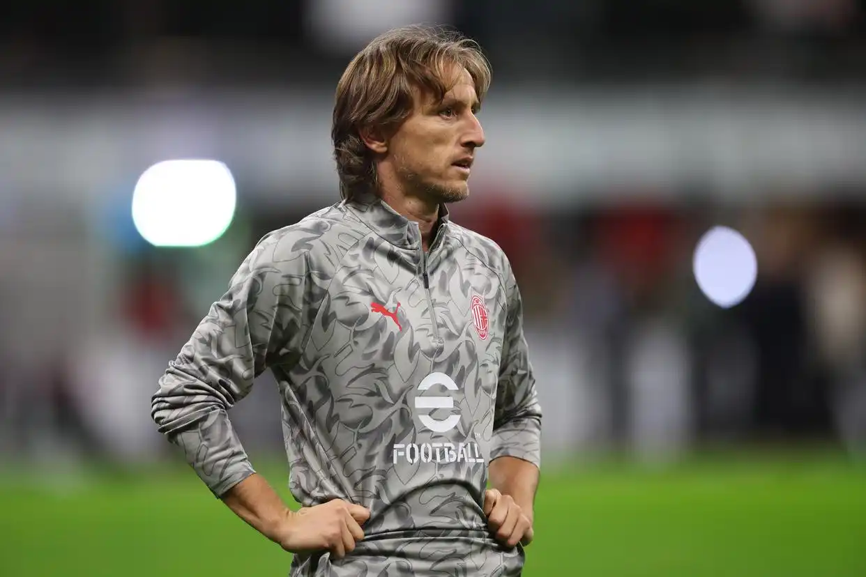 (体育)足球——意甲:AC米兰胜罗马