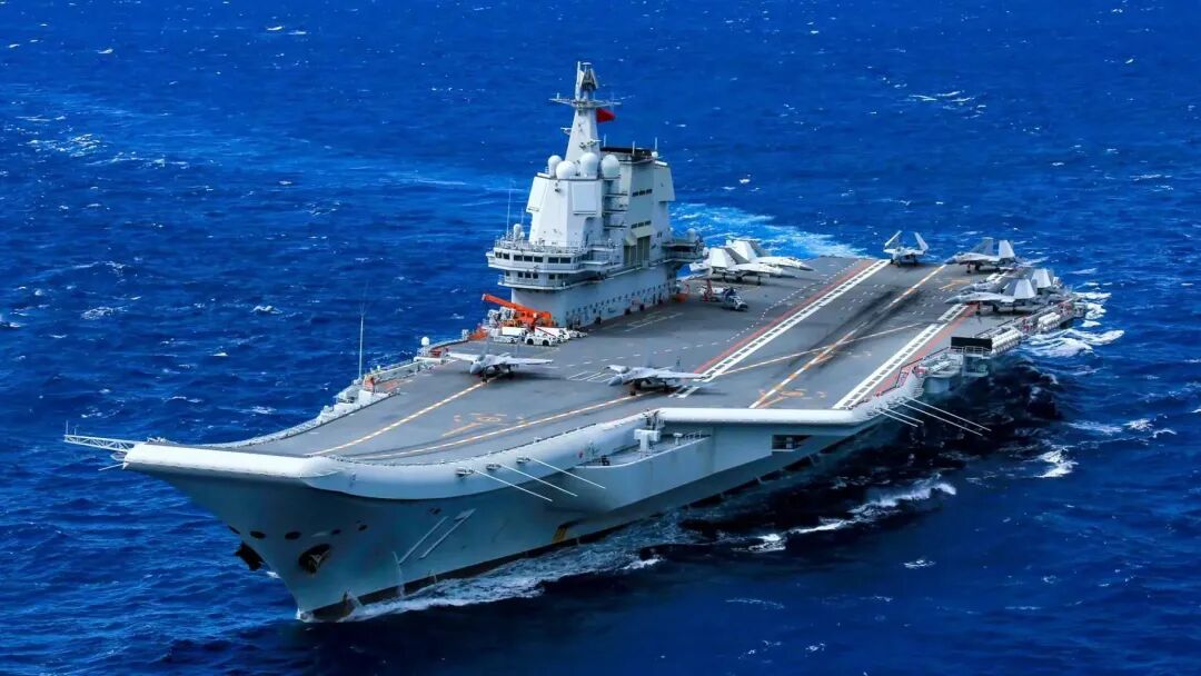 福建舰入列意味着什么_中国航母福建舰电磁弹射 入列授旗仪式 人民海军三航母时代