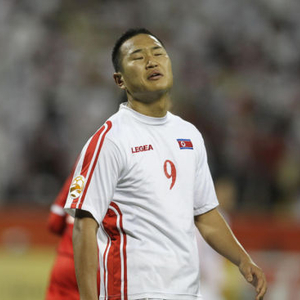 梁勇基朝鲜亚洲杯_李荣直朝鲜亚洲杯_郑大世落选朝鲜国家队