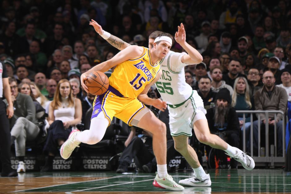 湖人最多落后29分崩盘：里夫斯36+8独木难支 无东詹难有竞争力