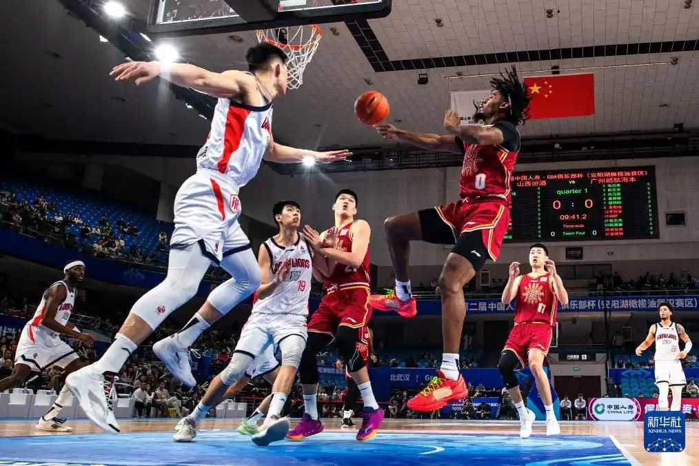 俱乐部杯山西击败广州 张宁突破分球_山西汾酒队CBA俱乐部杯赛2023_山西汾酒队对阵广州朗肽海本队比赛战报