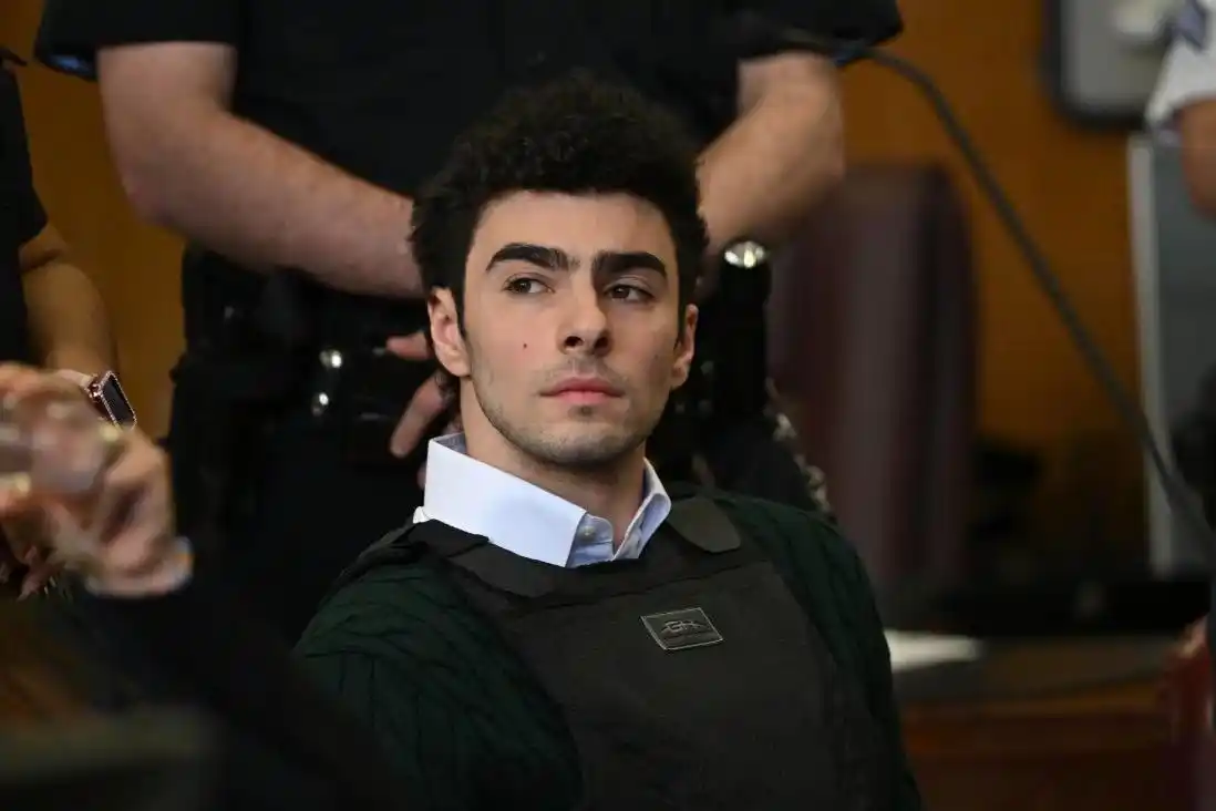 路易吉被曝在监狱内非常受欢迎_路易吉·曼吉奥内 监狱生活 模范囚犯_路易吉·曼吉奥内 监狱表现 布鲁克林大拘留中心