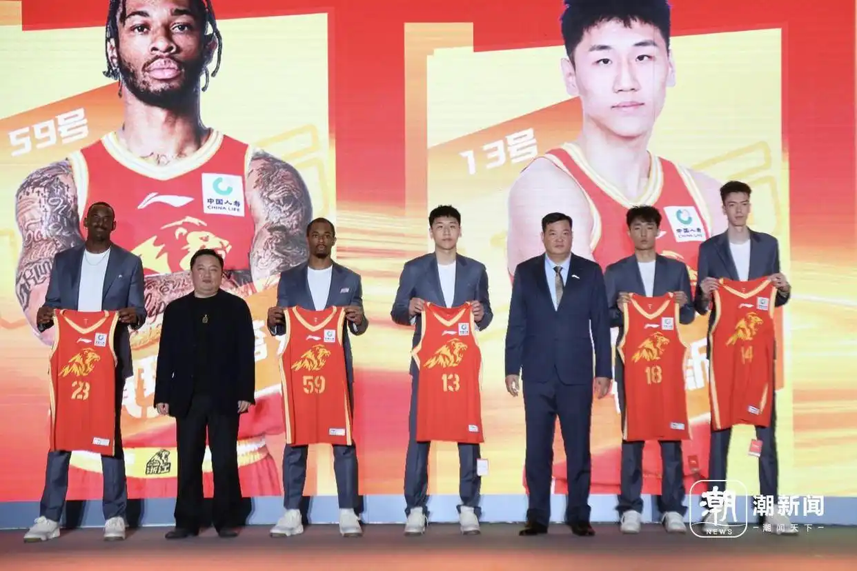浙江广厦男篮新赛季阵容_志在卫冕！浙江广厦举行cba新赛季出征仪式_浙江广厦篮球俱乐部出征仪式