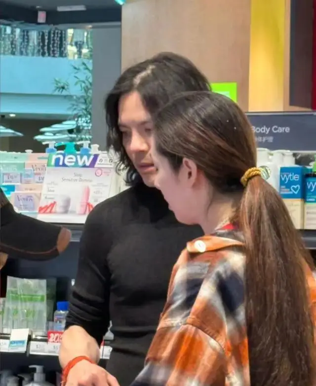 郭碧婷台北露面状态大好_郭碧婷坦言向太给了很多钱_郭碧婷父亲病情好转