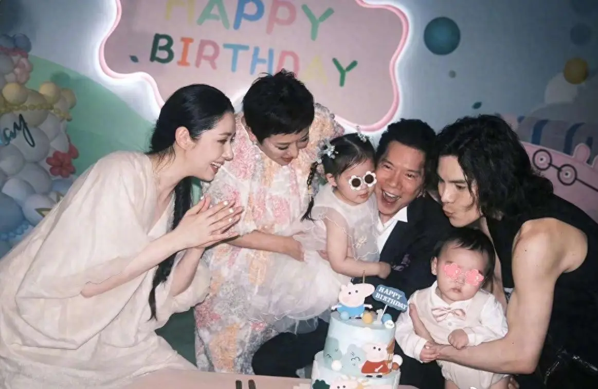 郭碧婷带父亲打玻尿酸，嗓子哑了半年才舍得治，就诊自费17000元