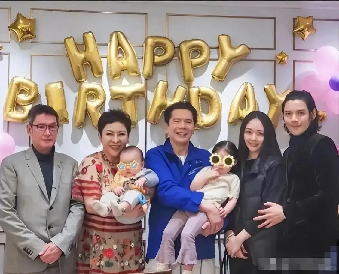 郭碧婷坦言向太给了很多钱_郭碧婷娘家经济状况_郭碧婷向佐婚姻现状