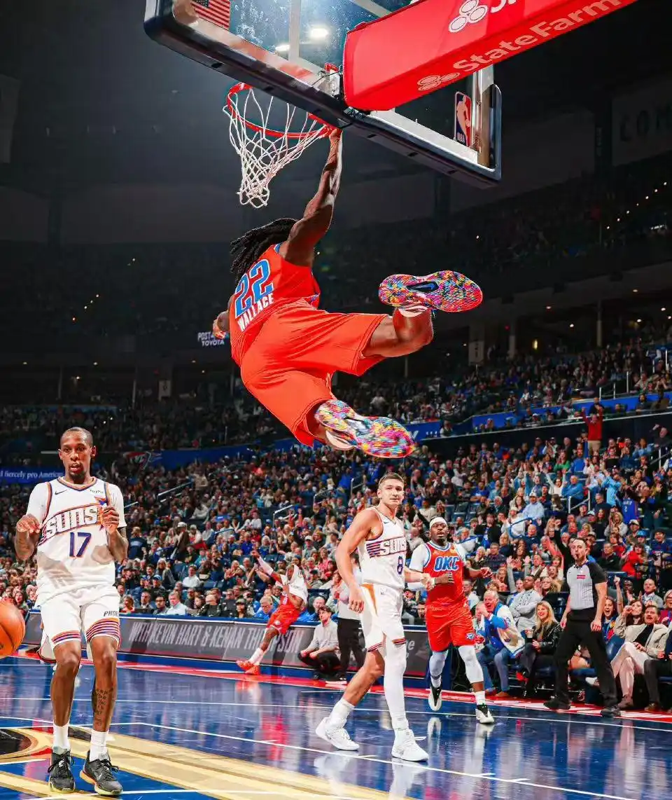 NBA雷霆队常规赛战绩分析_NBA雷霆对太阳比赛结果_亚历山大28+8 雷霆49分大胜太阳进nba杯西决