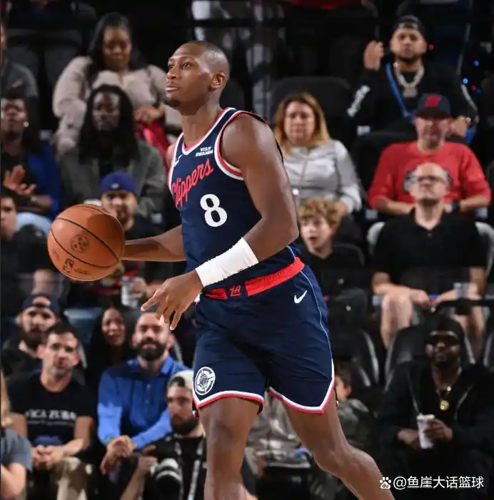 快船老鹰比赛哈登三双克雷伊奇表现_哈登空砍三双克雷伊奇28分 老鹰送快船5连败_哈登快船队史三双纪录祖巴茨低迷