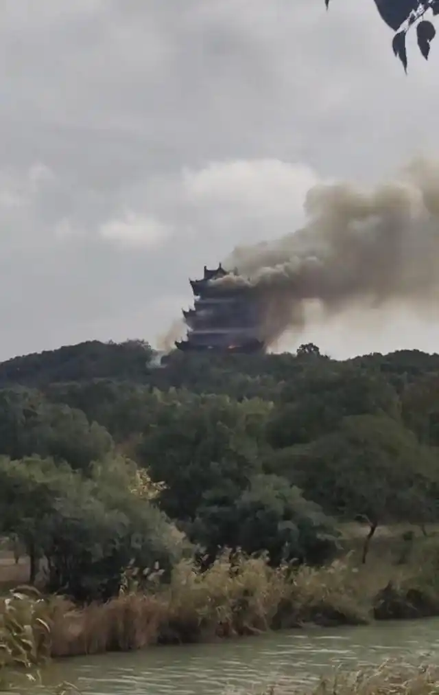 失火的永庆寺是南朝四百八十寺之一_张家港凤凰山永庆寺火灾原因调查_江苏张家港永庆寺文昌阁失火