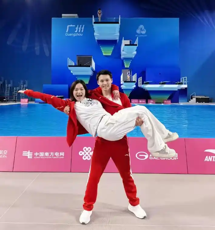 全红婵全运会_全红婵直播_全红婵直播收入全部捐给乡村儿童