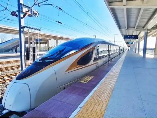 习近平复信青年汉学家_习近平复信青年汉学家_习近平同科摩罗总统阿扎利就中科建交50周年互致贺电