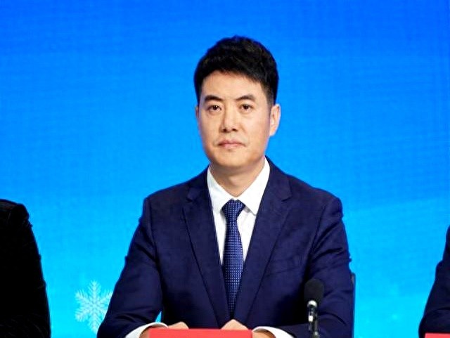 雪地足球场地_哈尔滨冰雪旅游新模式_哈尔滨冰雪运动基地