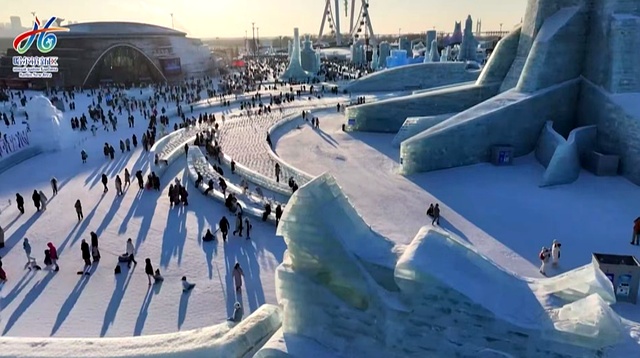 雪地足球场地_哈尔滨冰雪旅游新模式_哈尔滨冰雪运动基地