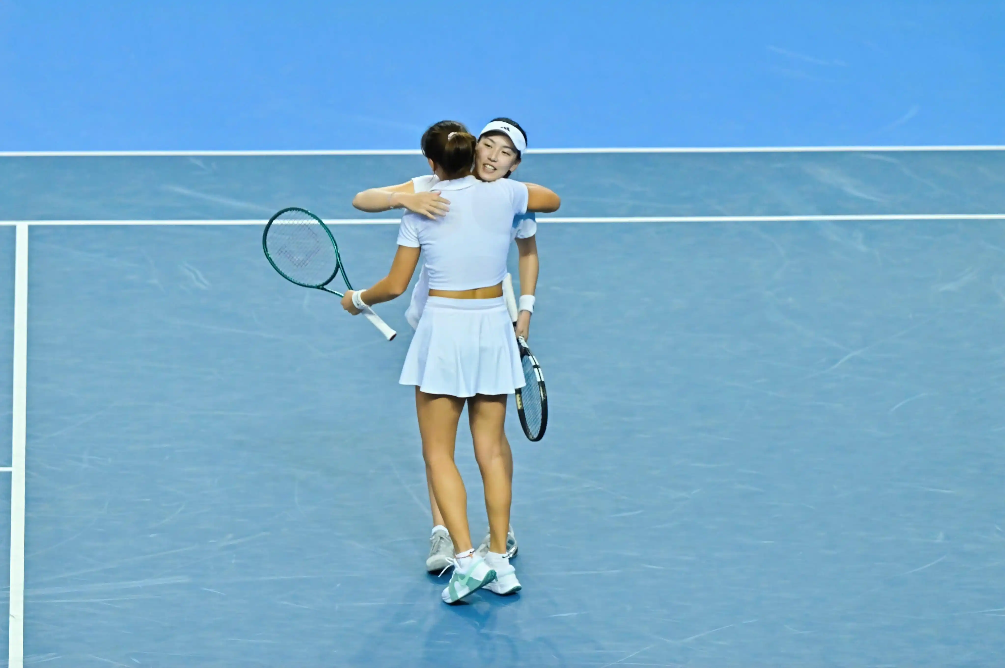 全运网球-张之臻吴易昺横扫晋级 王蔷朱琳挺进16强_十五运会网球比赛_王欣瑜张之臻