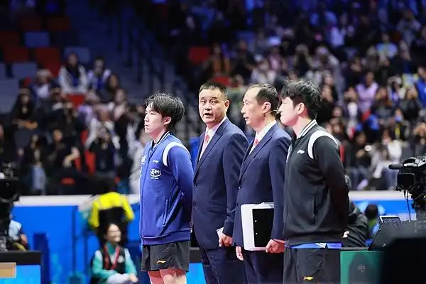 全运会乒乓球男单半决赛 樊振东 王楚钦交手记录_神仙打架!全运会-卫冕冠军樊振东4-2世界第一王楚钦进决赛