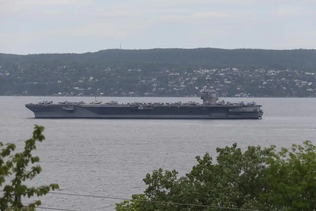 美国福特号航母加勒比海部署_美最大航母已进入加勒比海_特朗普与马杜罗磋商可能性