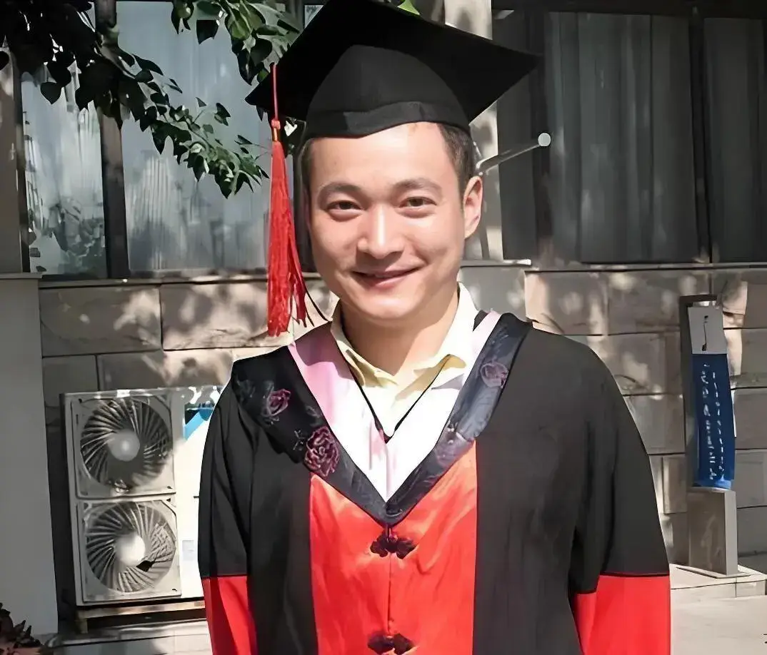 卓伟爆料喻恩泰财产转移_喻恩泰婚变内幕_喻恩泰回应婚变