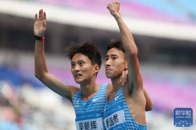 全运男子万米金牌被取消：队友助跑引发争议