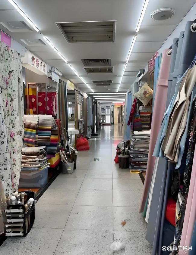 年轻人淘布料做衣服 价格便宜一半 个性化定制风潮兴起
