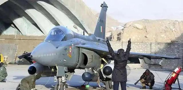 印度光辉战机航展坠机暴露哪些问题 技术与后勤短板凸显