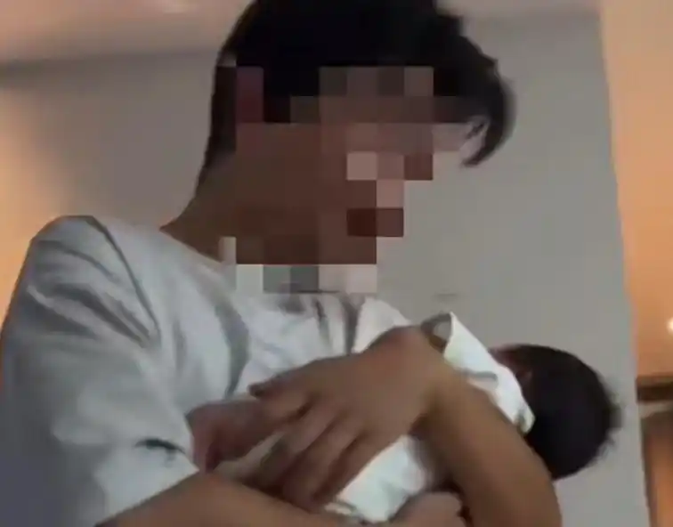 月薪一万八月嫂疑致23天女婴呛奶死亡，涉嫌瞒报13分钟病情