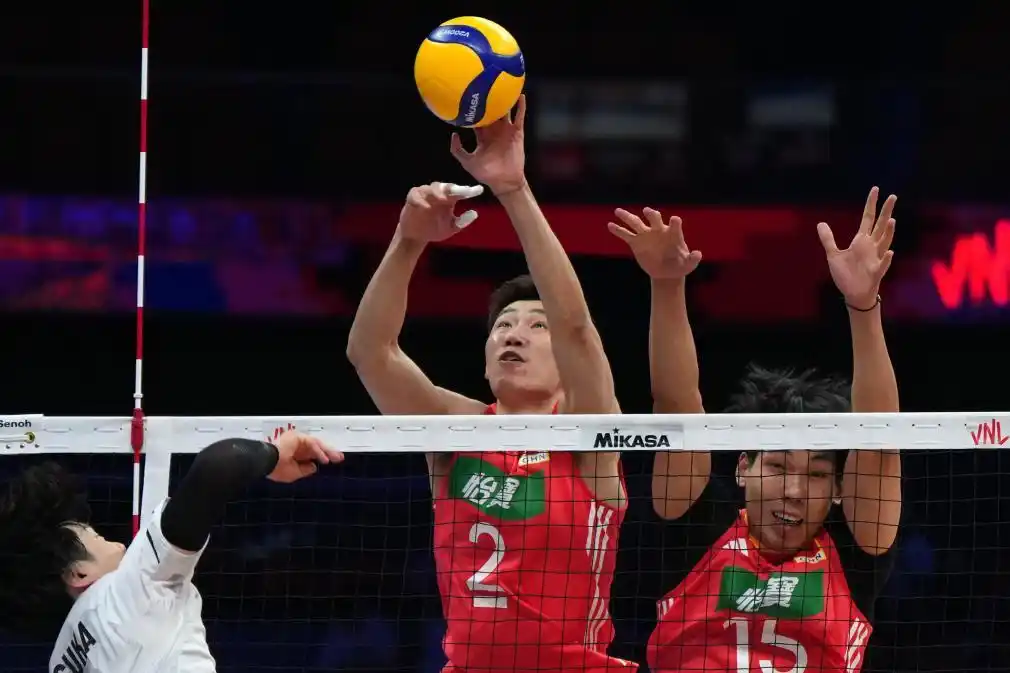 中国女排主教练赵勇意大利交流_排球中心鼓励运动员教练员走出去_排球中心：中国女排主教练赵勇等3人赴意大利学习交流