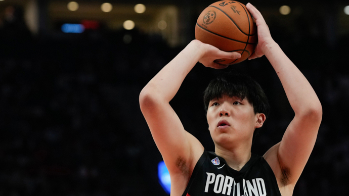 欢迎来到NBA！还需时间适应，却遭遇主教练赛后被捕，杨瀚森的开局很特别