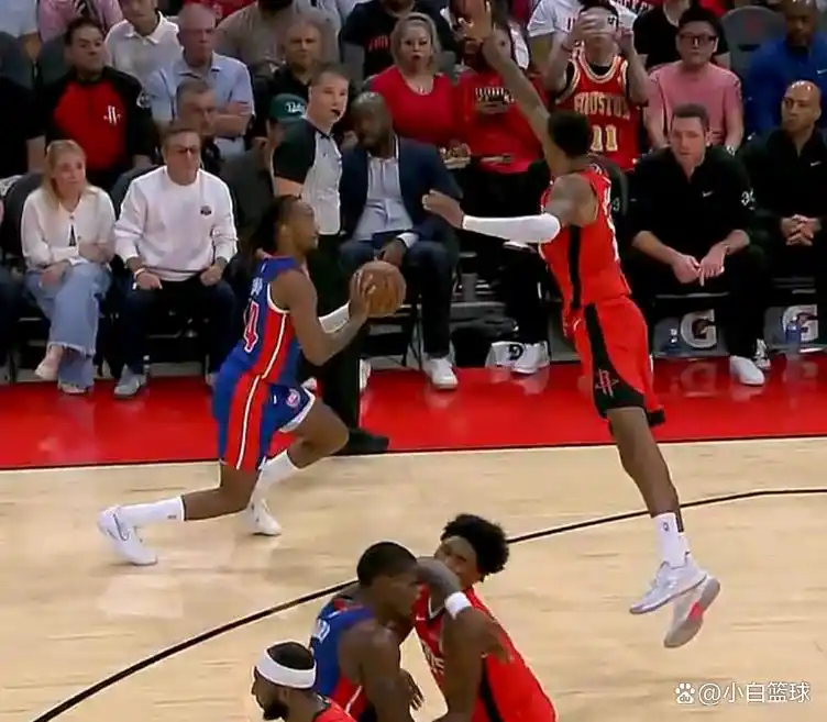 NBA常规赛:杜兰特37分火箭被活塞逆转吞连败 申京17+7丢绝平球