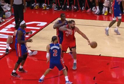 NBA常规赛:杜兰特37分火箭被活塞逆转吞连败 申京17+7丢绝平球