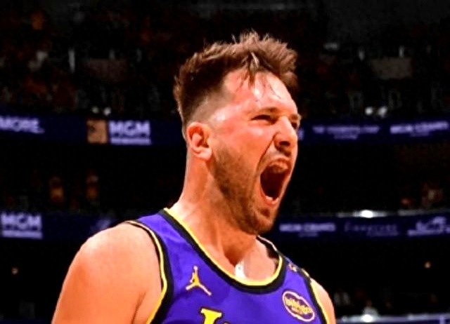 湖人险胜爵士！三核轰72分，艾顿伤退，替补难有得分贡献！ (2)