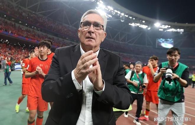 现中国国家足球队名单_邵佳一执教国足重组计划_2026世预赛国足归化球员名单