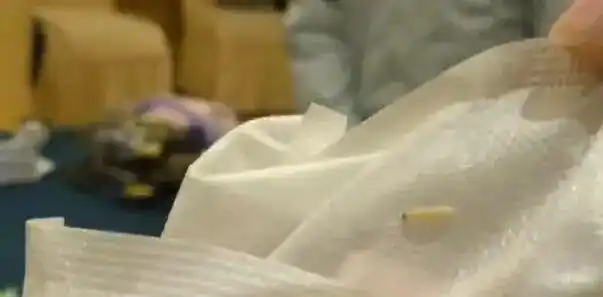 知名品牌被曝有活虫!记者现场拆开一包,虫子还在蠕动!最新回应