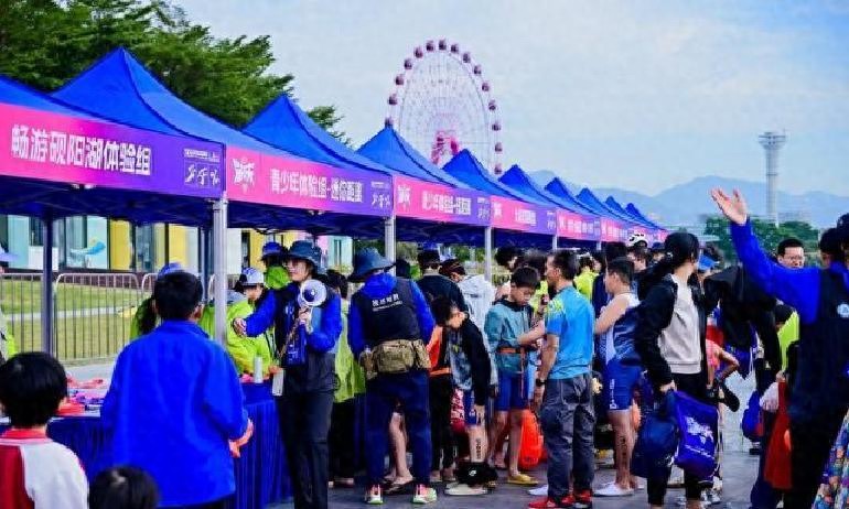 65岁老将与7岁萌娃同场竞技,这片湖见证铁人热血奇迹!